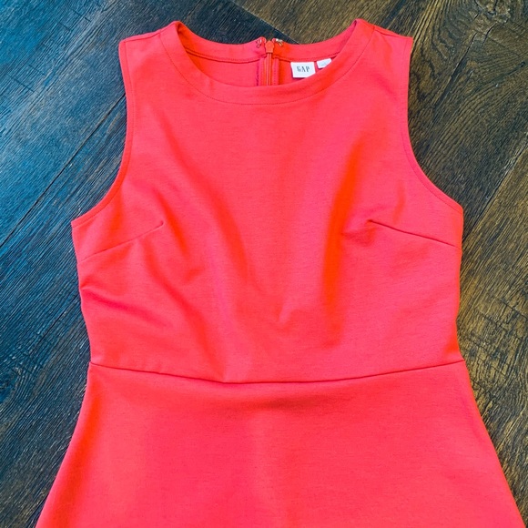 🛍2/$25 GAP Ponte Fit and Flare flutter dress - Picture 3 of 9